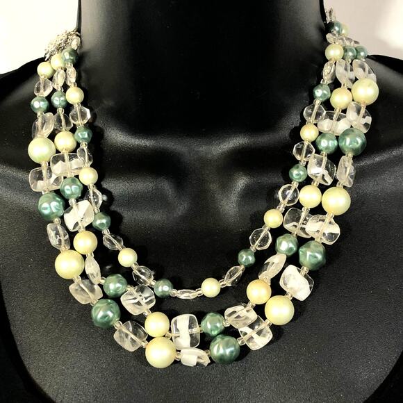 Green, Clear White Triple Strand Vintage Necklace Faux Pearl MCM Retro - Picture 3 of 8